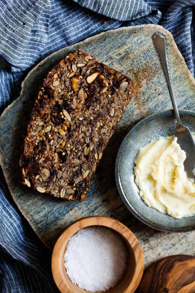 pane alle noci con uvetta e cannella pane alle noci con uvetta e cannella