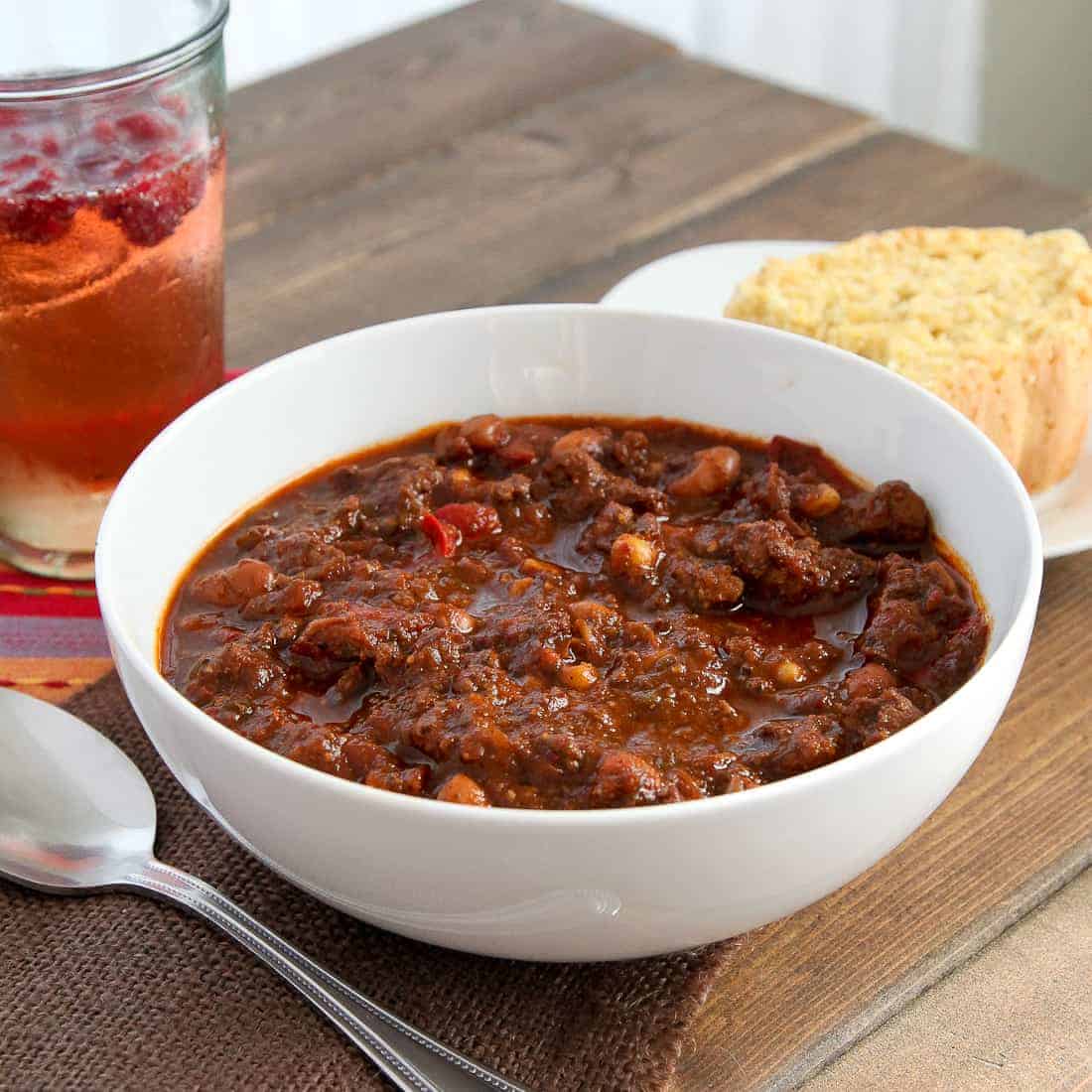 Healthy Texas-style Chili - Snixy Kitchen