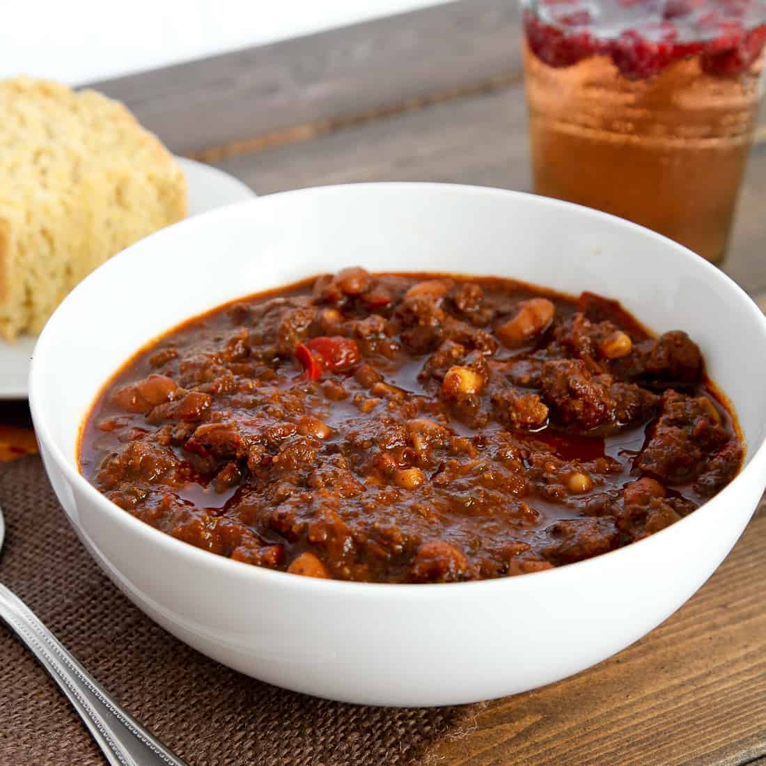 Healthy Texas-style Chili - Snixy Kitchen