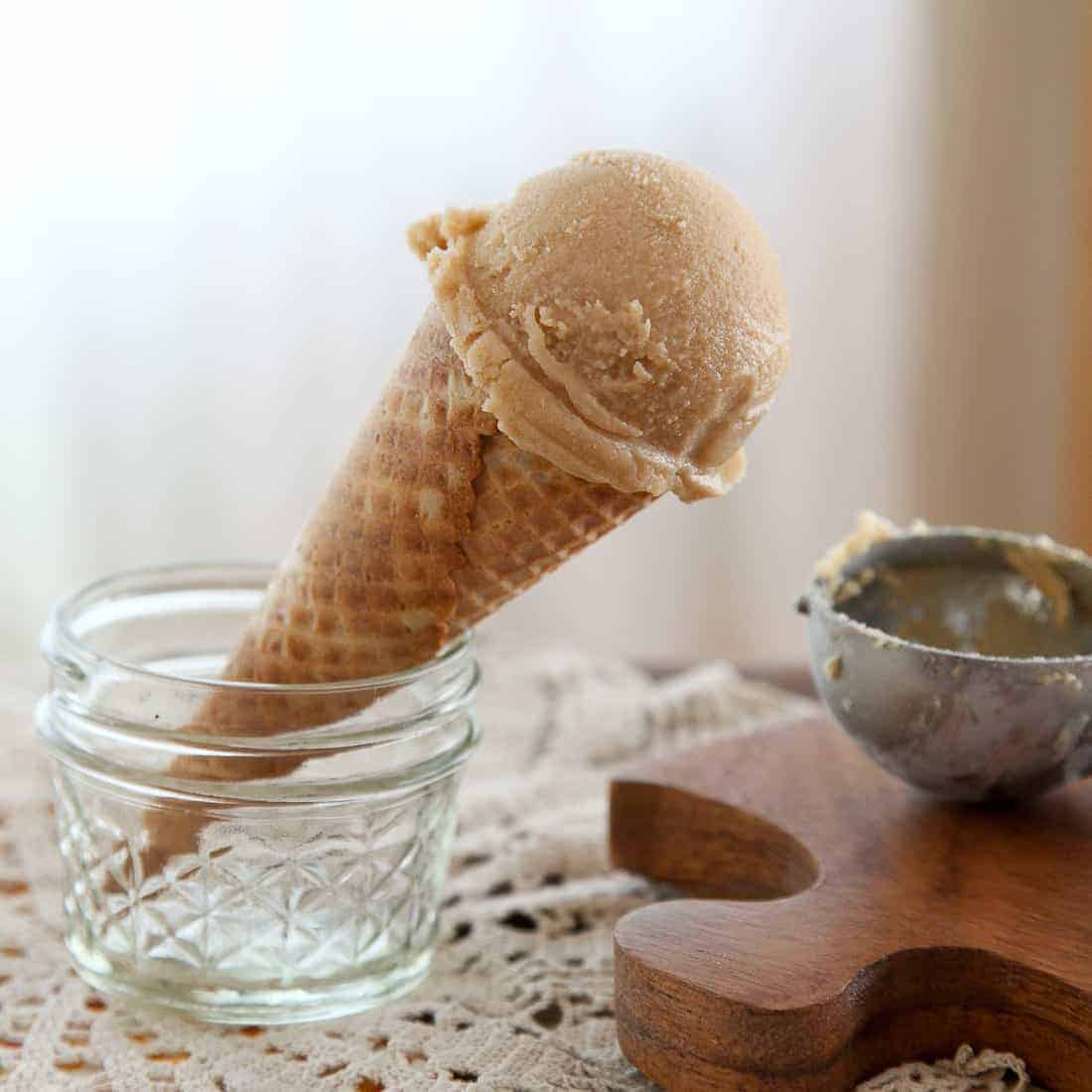 Root beer float ice cream