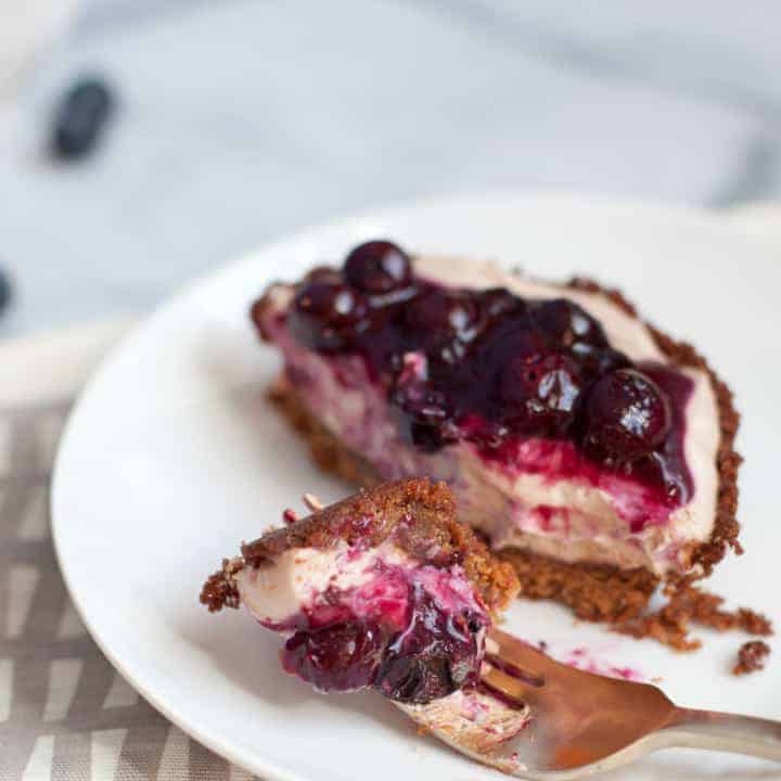 Blueberry Nutella cream pie