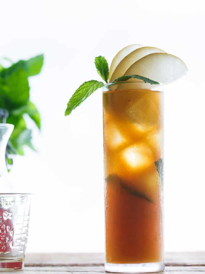 Sparkling Asian Pear and Mint Iced Tea