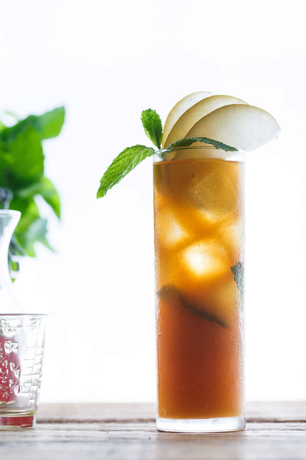 Sparkling Asian Pear and Mint Iced Tea