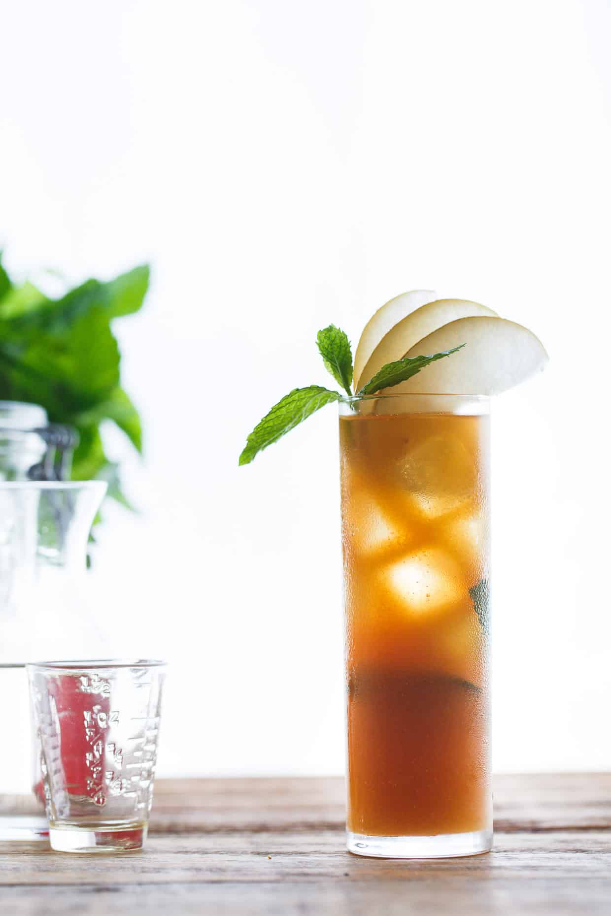 Sparkling Asian Pear and Mint Iced Tea