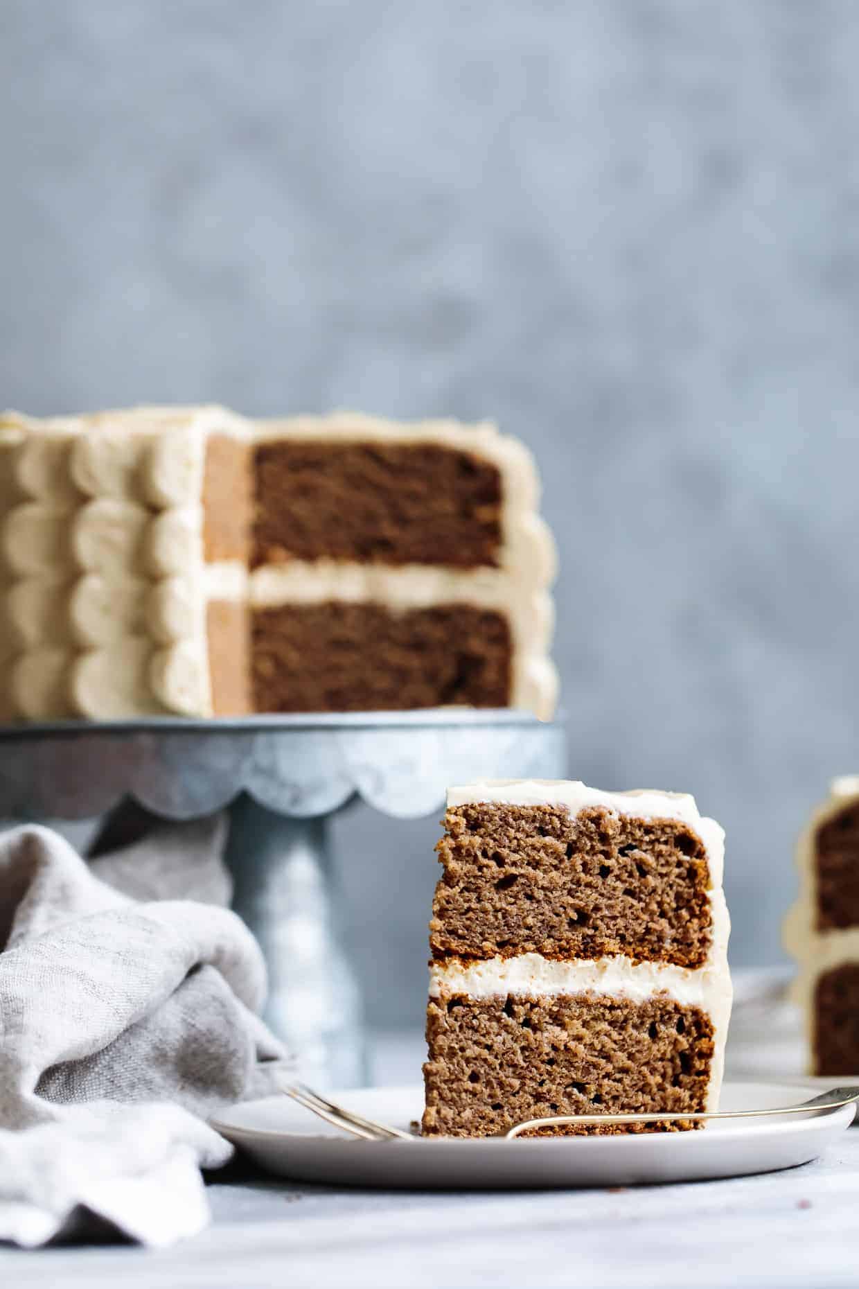 Healthy Smash Cake: Spiced Banana Date Cake - Snixy Kitchen