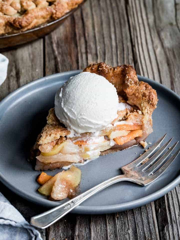 Vanilla Bean Pear Persimmon Pie