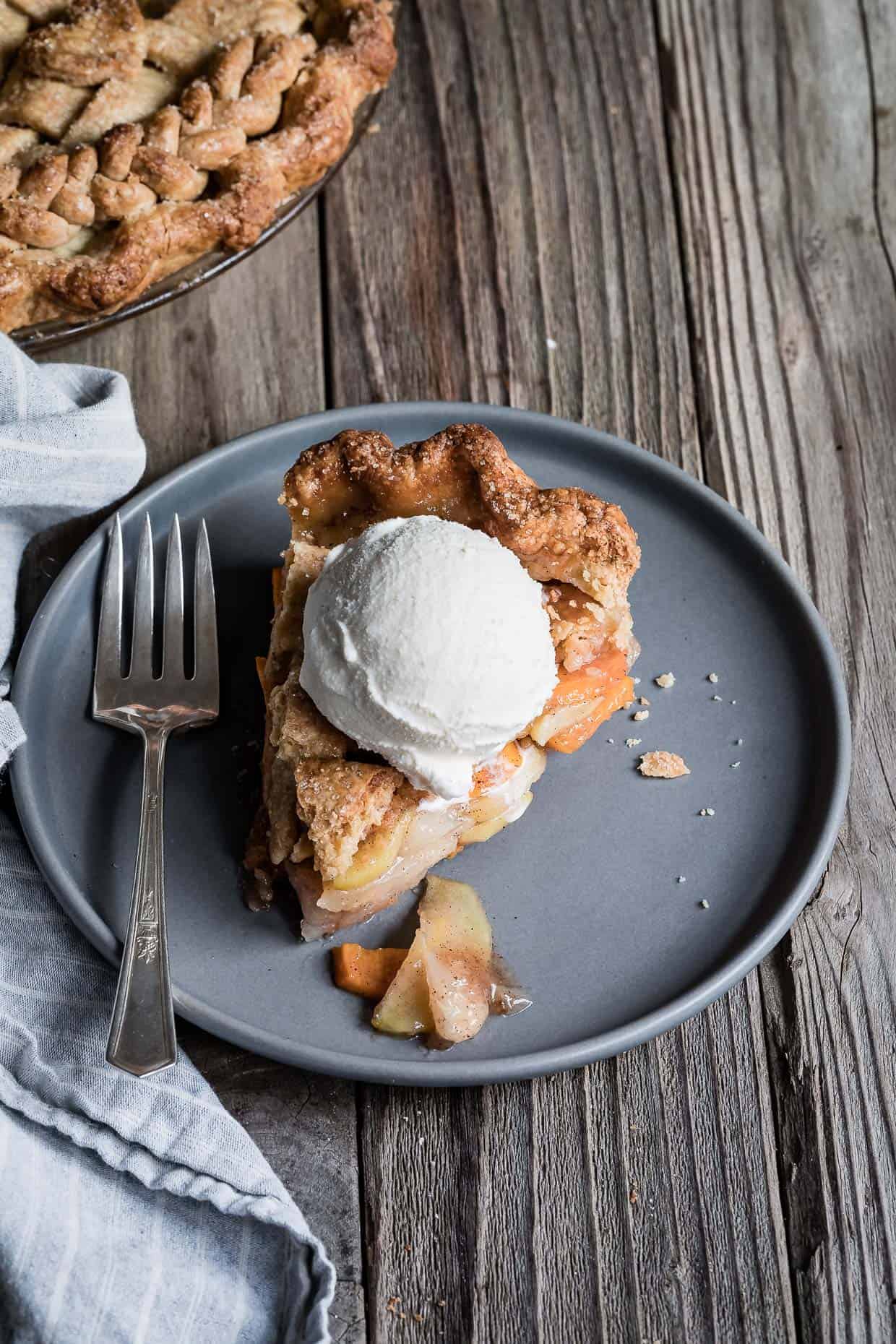 Vanilla Bean Pear Persimmon Pie