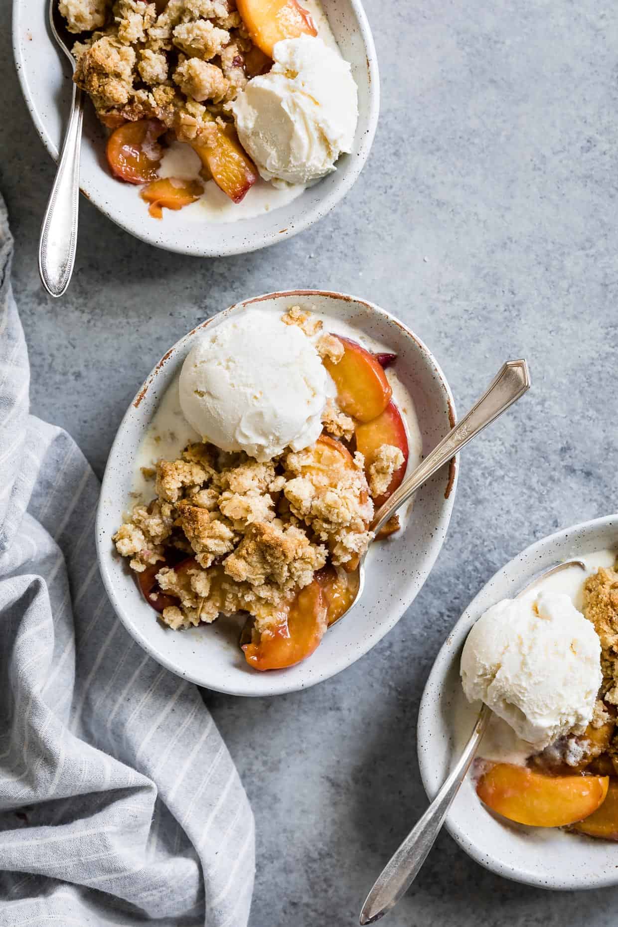 Gluten-Free Brown Sugar Peach Crumble #dessert #glutenfree #recipe #peachcrumble