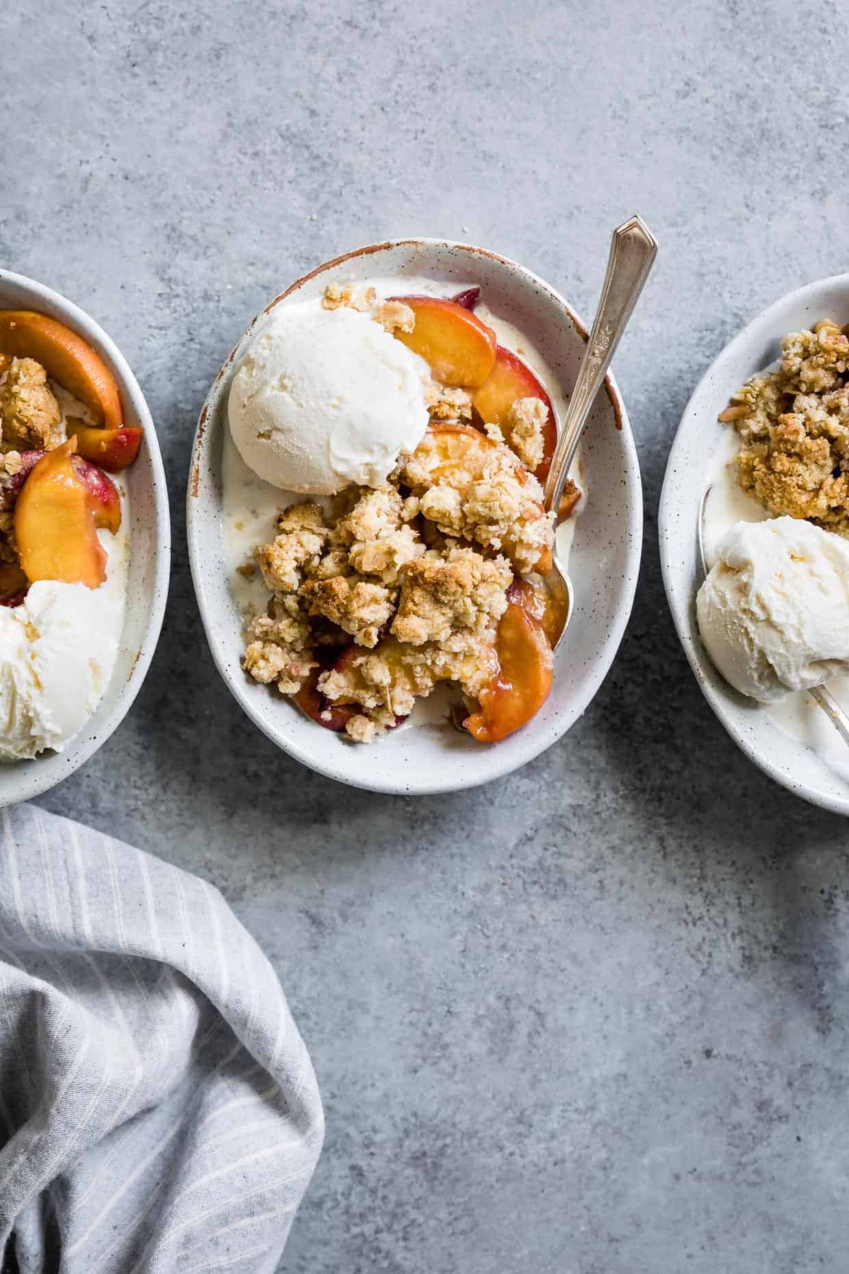 Gluten-Free Brown Sugar Peach Crumble #dessert #glutenfree #recipe #peachcrumble