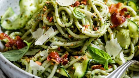 Zucchini Pesto Pasta with Roasted Almonds - Snixy Kitchen