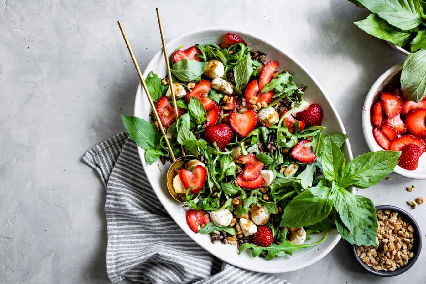 Strawberry Walnut Salad