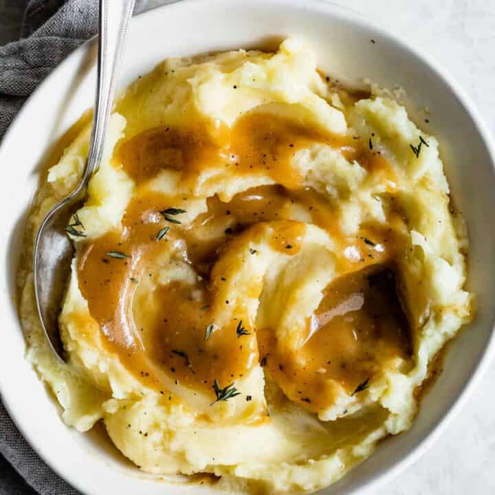 https://www.snixykitchen.com/wp-content/uploads/2020/10/Gluten-Free-Turkey-Gravy-13-720x720.jpg