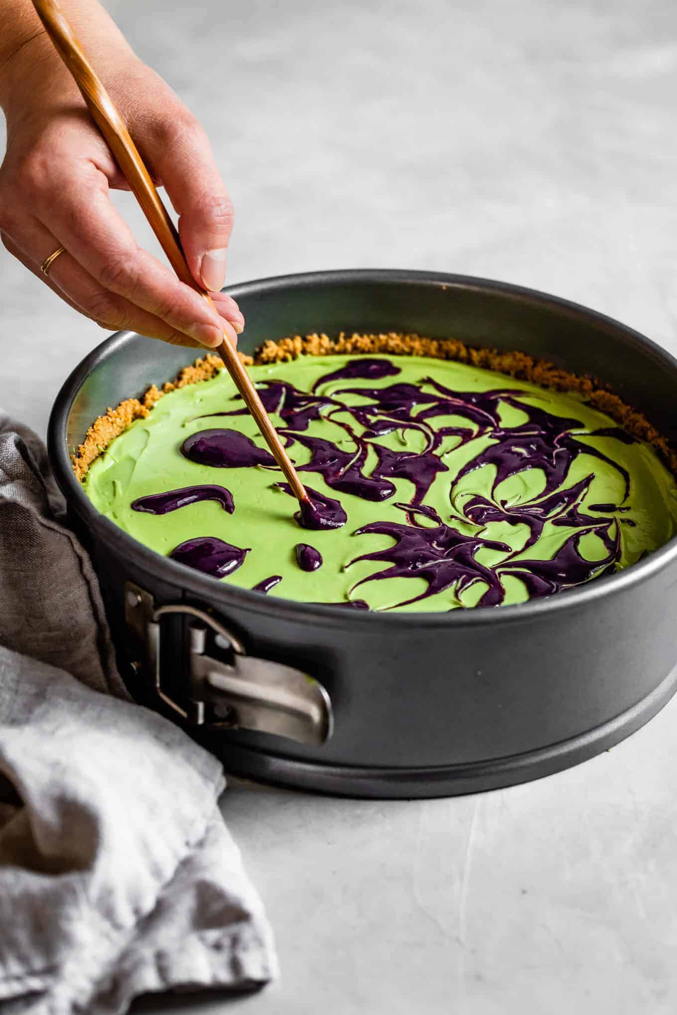 How to make swirls in a cheesecake