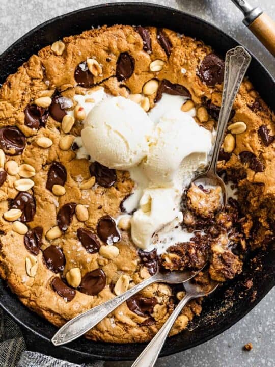 Skillet Chocolate Chip Cookie