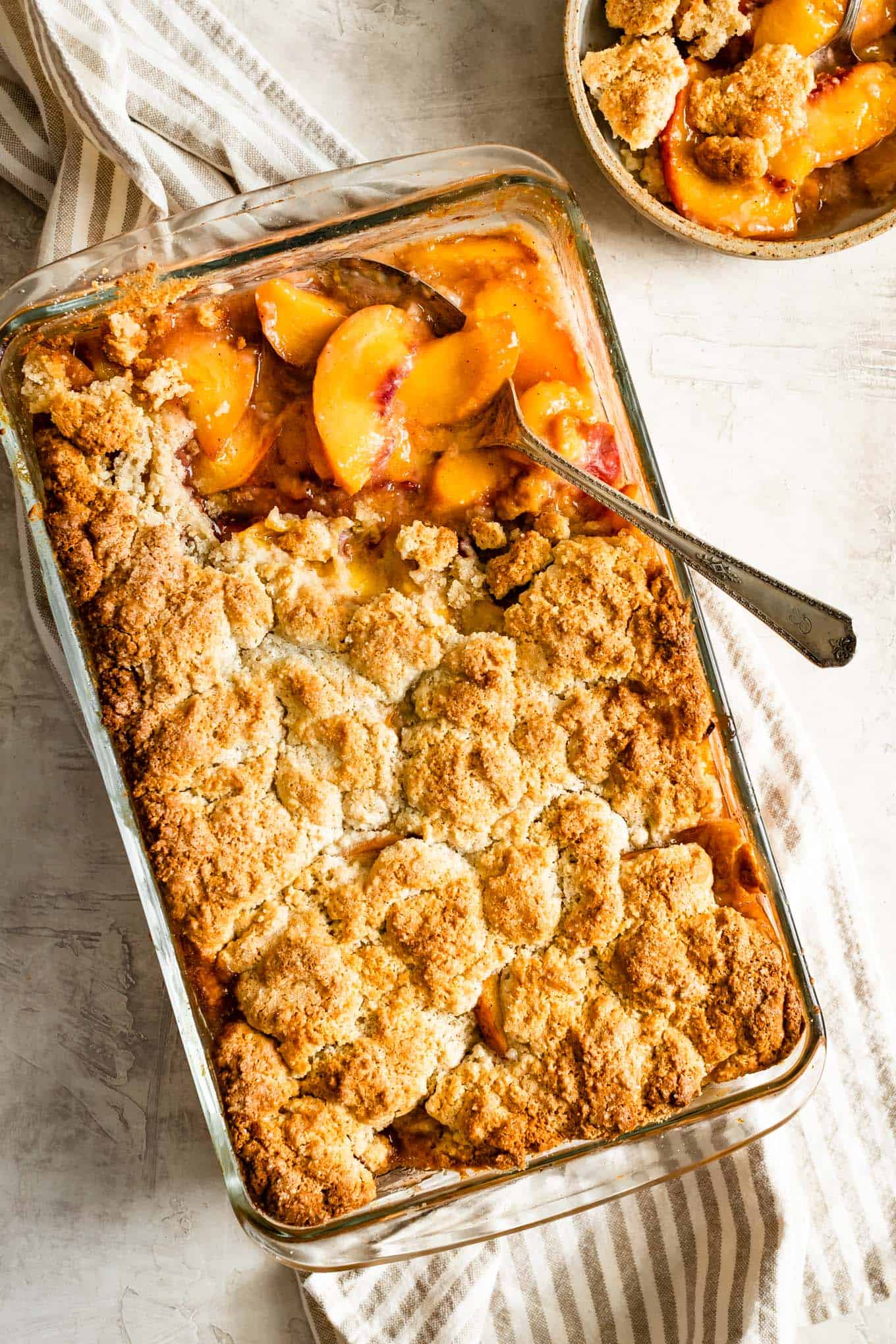 Easy Gluten-Free Peach Cobbler